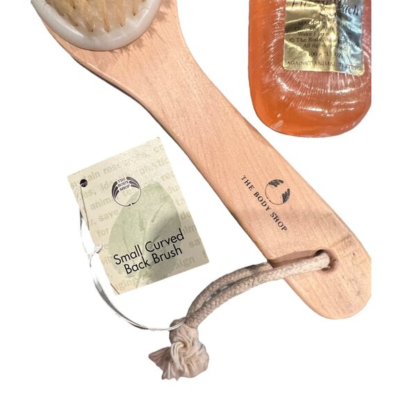 Vintage NOS The Body Shop Small Curved Back Brush With‎ Fuzzy Peach Soap Bar - Picture 2 of 12